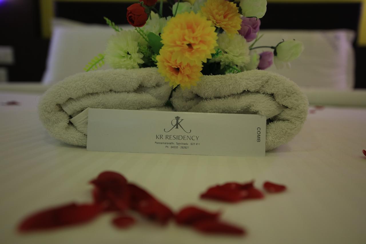 Kr Residency Hotel Kānādukāttān Buitenkant foto