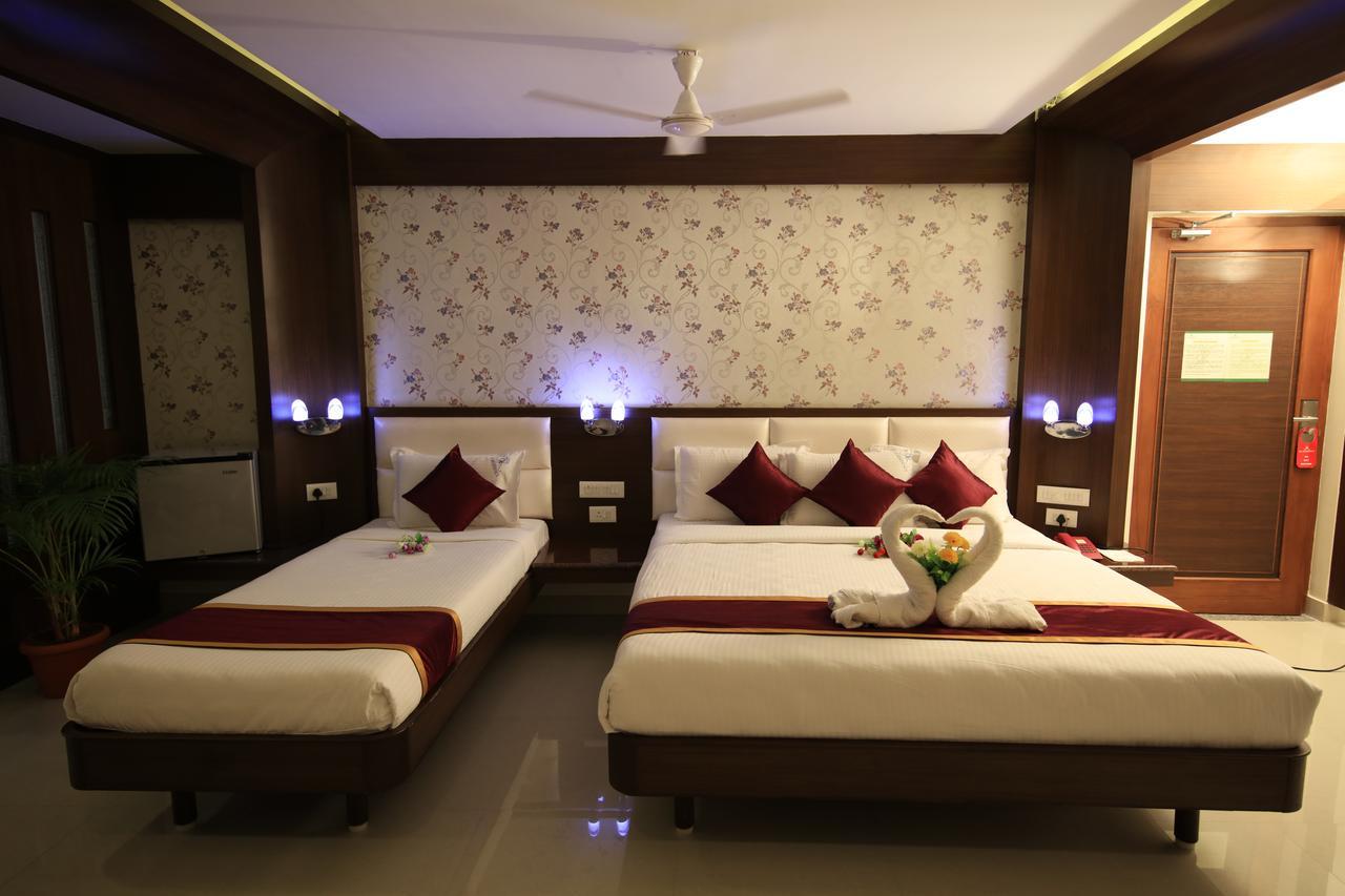 Kr Residency Hotel Kānādukāttān Kamer foto
